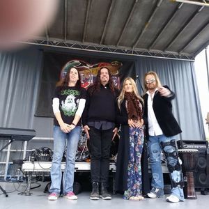 Meet your Posher, Twinkle